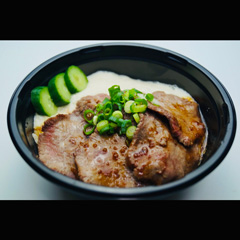 牛たん麦とろ丼