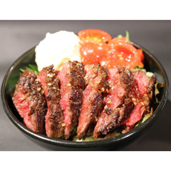夢正牛の熟成ハラミステーキ丼(甘辛ダレ)