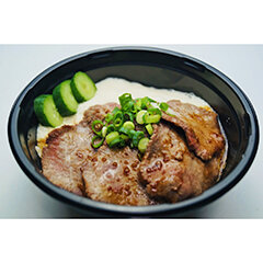 牛たん麦とろ丼