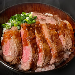アンガス牛ステーキ丼