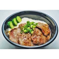 牛たん塩だれ麦飯とろろ丼