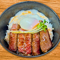 温玉とろろサーロインステーキ丼